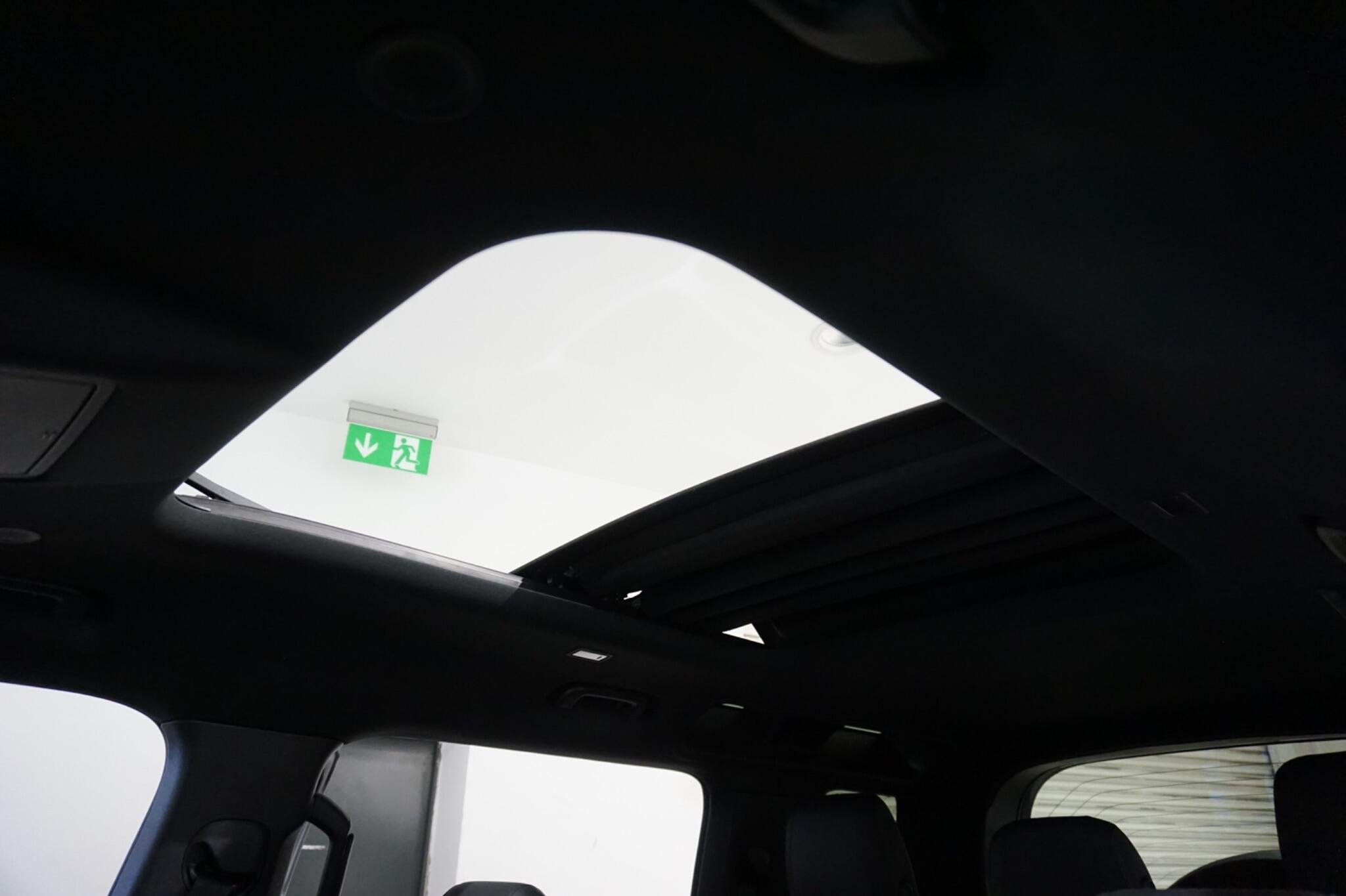 Land Rover Defender 110 3.0 D250 MHEV X-Dynamic SE SUV 5dr Diesel Auto 4WD Euro 6 (s/s) (250 ps)